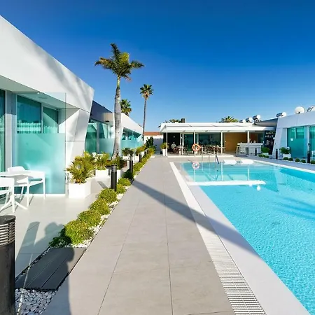 Nayra - Adults Only بلايا ديل إنغلز