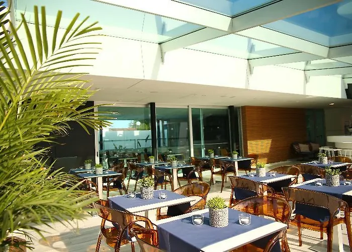 Nayra - Adults Only 普拉亚戴尔雷安格莱斯